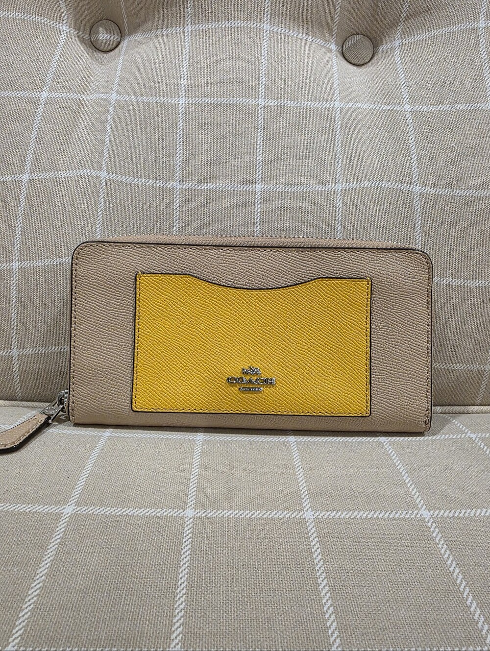 Coach Pebbled Leather Zip Wallet- Like New